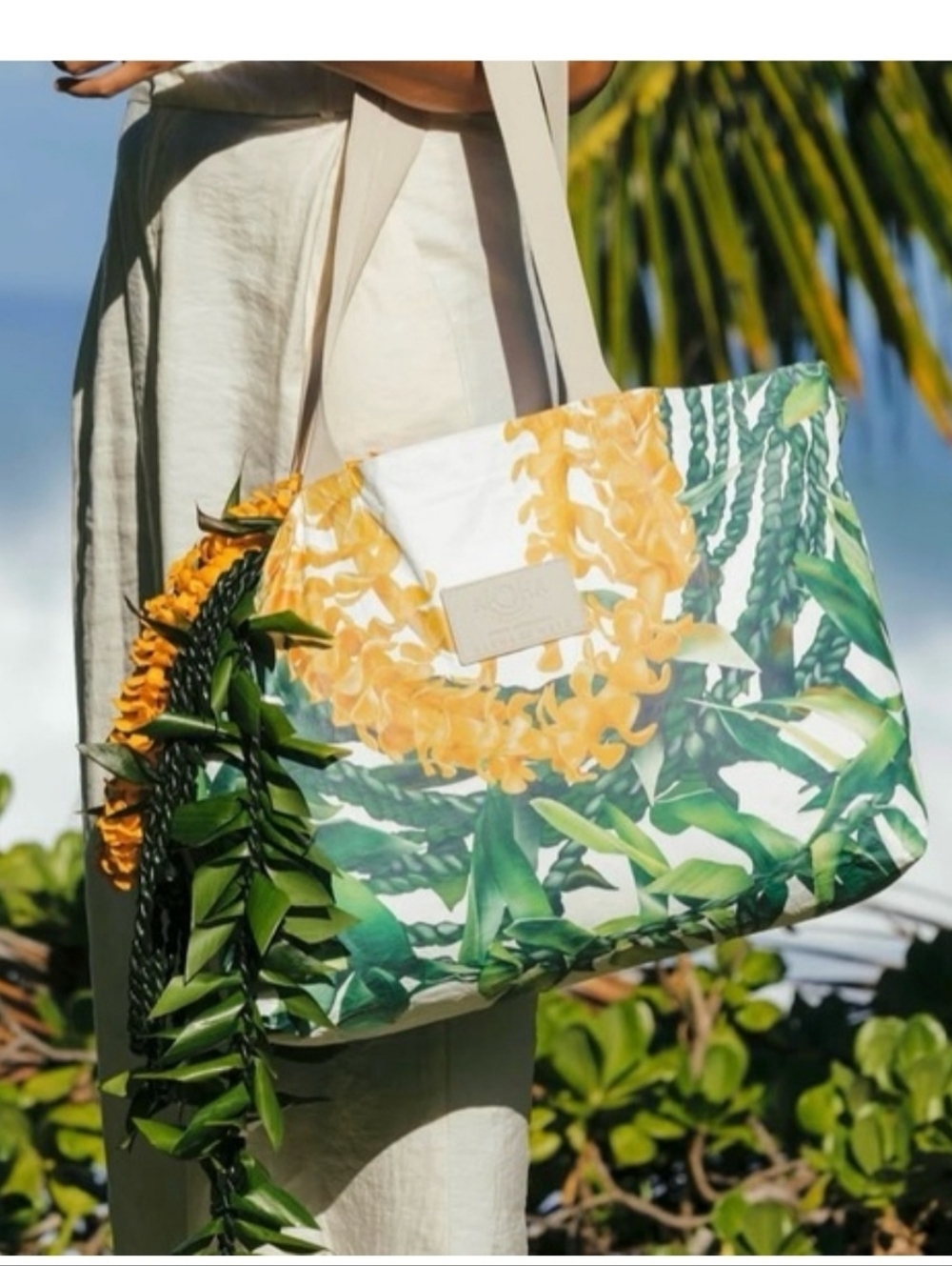 ALOHA Collection Aloha De Mele Holo Holo Tote - Picture 2 of 4
